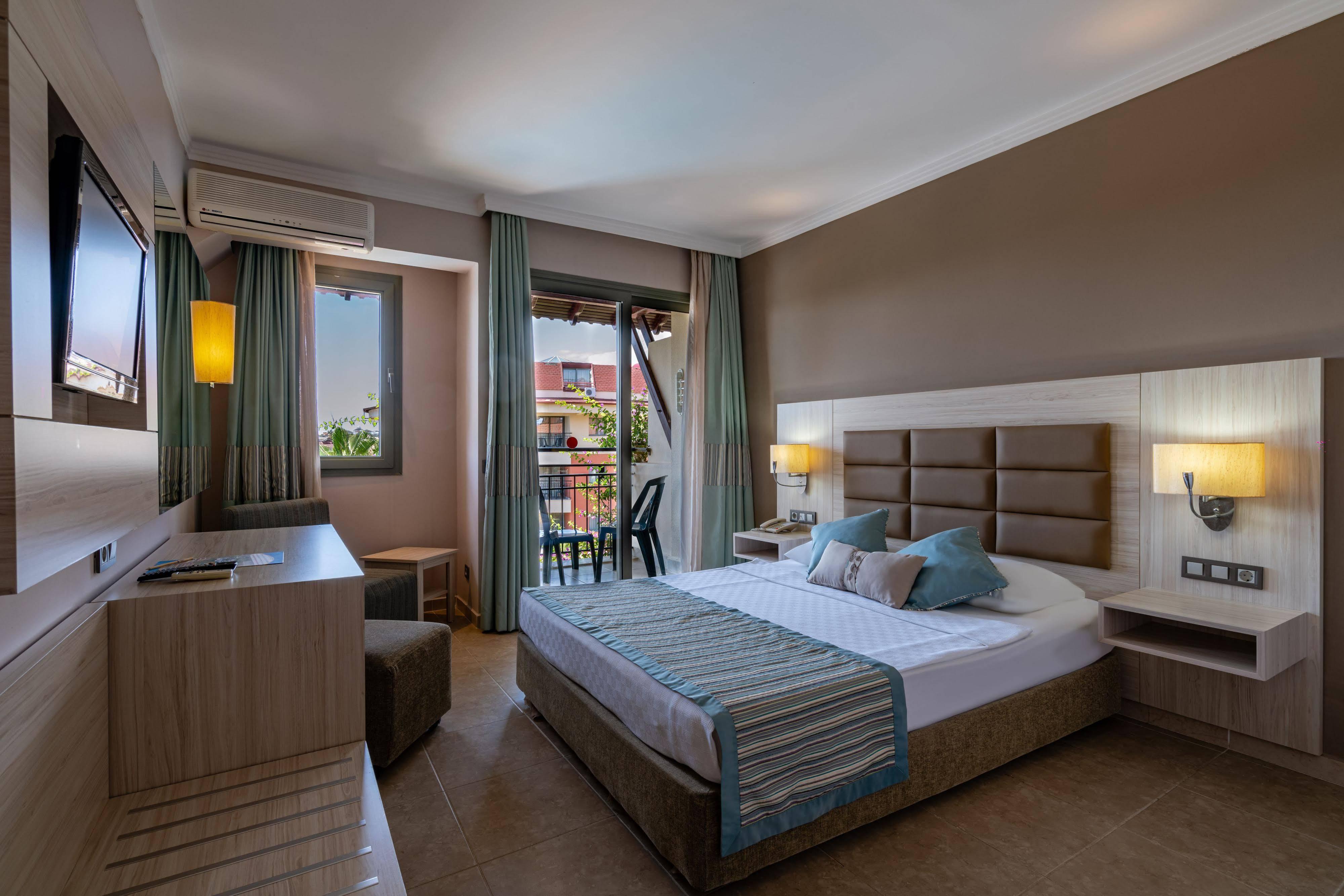 Palmeras Beach Hotel Payallar Exterior photo